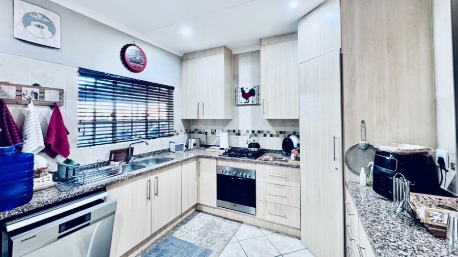 3 Bedroom Property for Sale in Waterkloof East North West